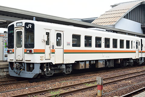 キハ11-104