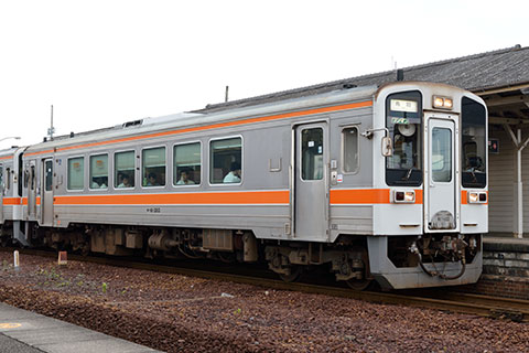 キハ11-303