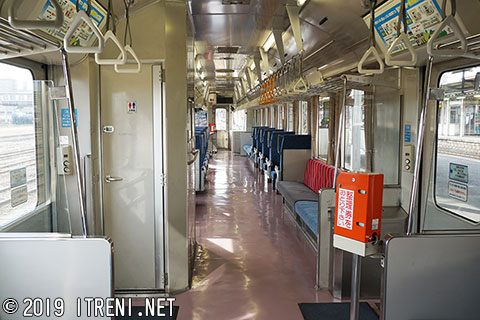 キハ111-103車内