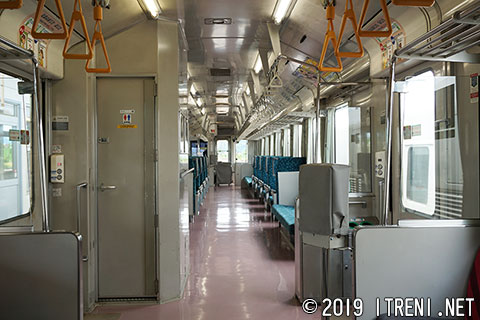 キハ111-152車内