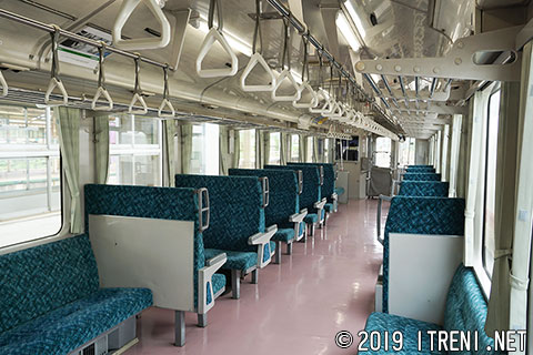 キハ111-152車内