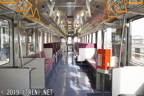 キハ112-103車内