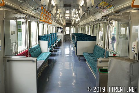キハ112-152車内