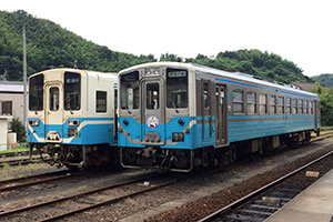 キハ32 12とキハ54 10
