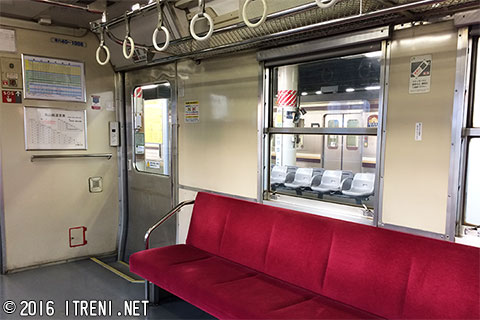 キハ40 1008車内
