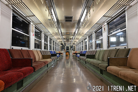 キハ54 4車内