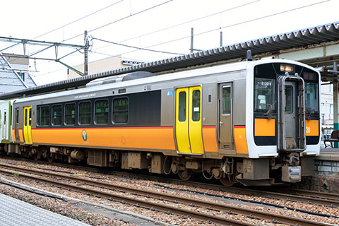 キハE120-8