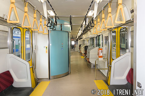 キハE131-13車内