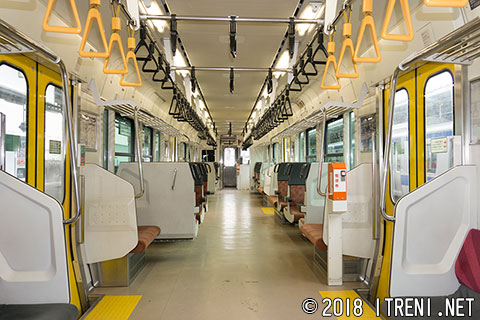 キハE131-3車内