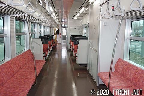 GV-E400形車内