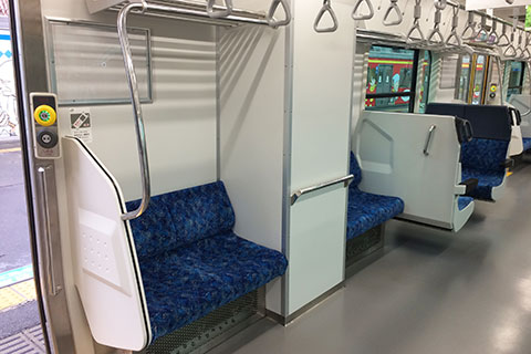 HB-E212-6車内