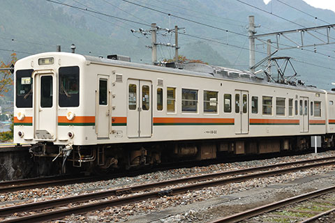 クモハ119-22