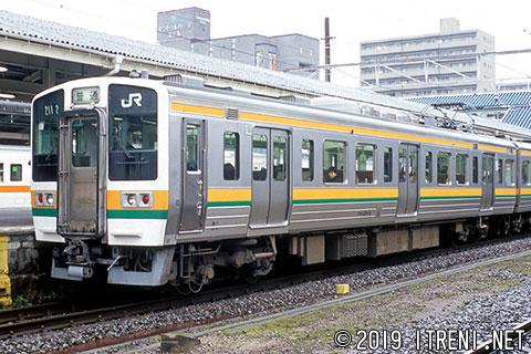 クモハ211-2