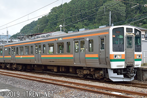 クハ210-3008