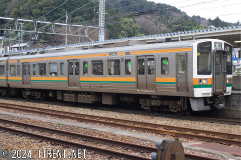 クモハ211-5616