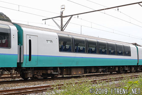 モハ250-7