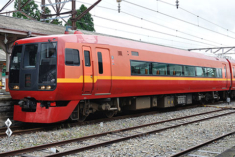クモハ252-1002