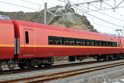 サハ253-1002