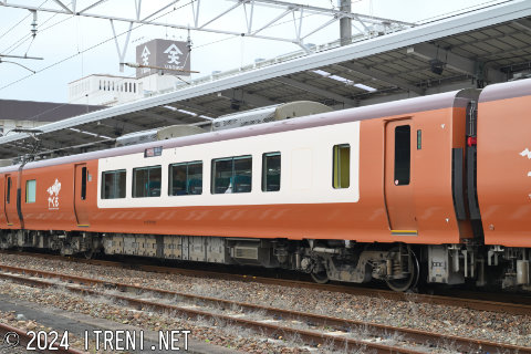 モハ272-101