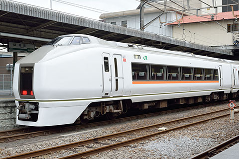 クハ650-1004