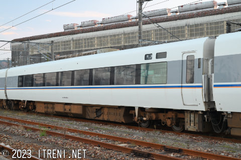 モハ681-204