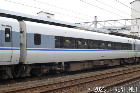 モハ681-207