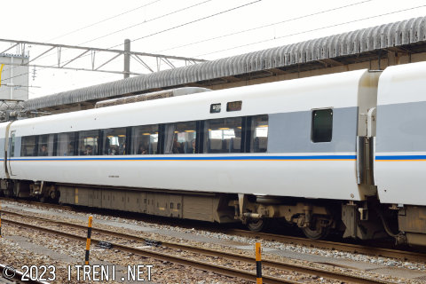 モハ681-207