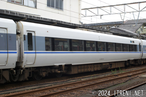 モハ683-1001
