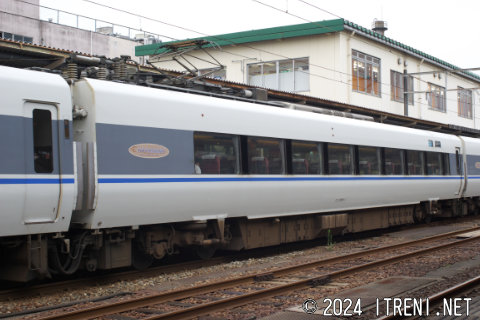 サハ682-1