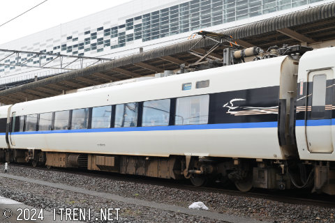 サハ682-6
