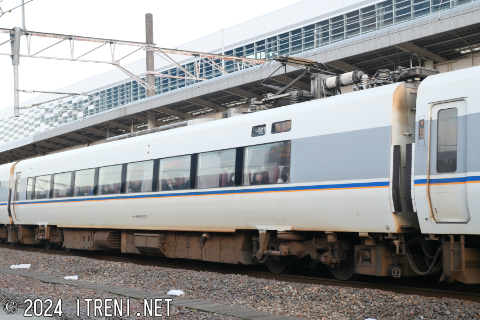サハ682-8001