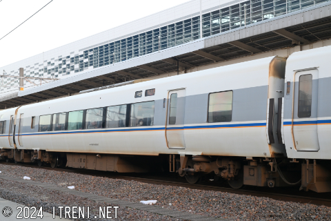 サハ683-8301