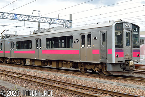 クハ700-17