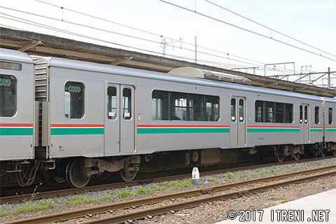 クハ700-1023
