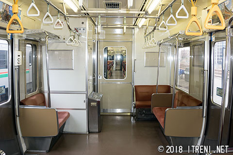 クハ718-20車内