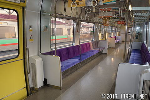 クハ731-121車内
