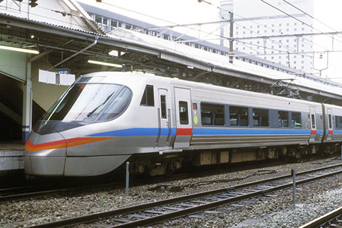 8001