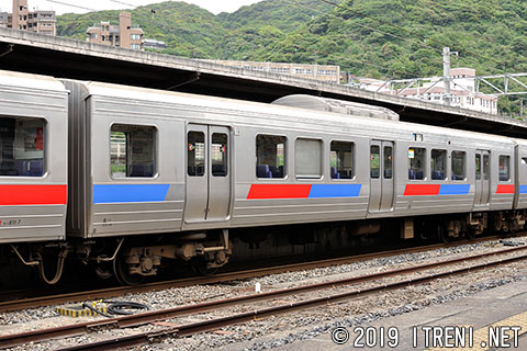 モハ811-7