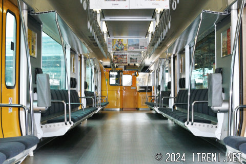 クモハ815-3車内