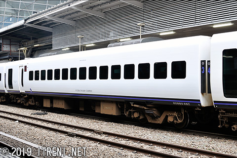 サハ885-301