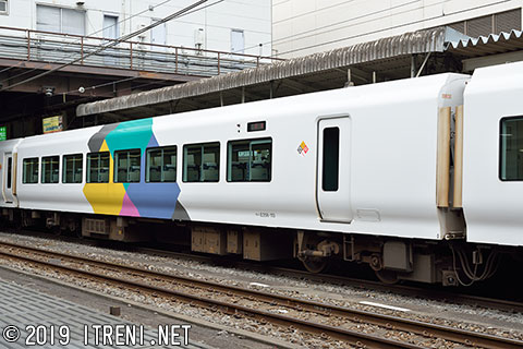 モハE256-113
