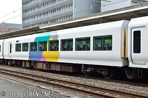 モハE256-114