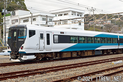 クハE256-2513