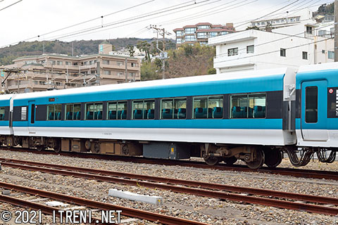 モハE256-2513