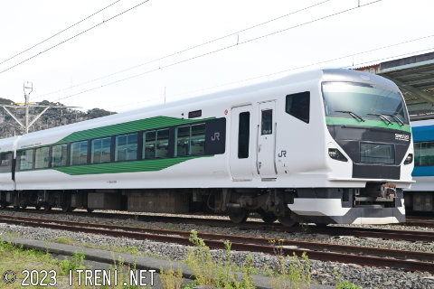 クハE256-5005