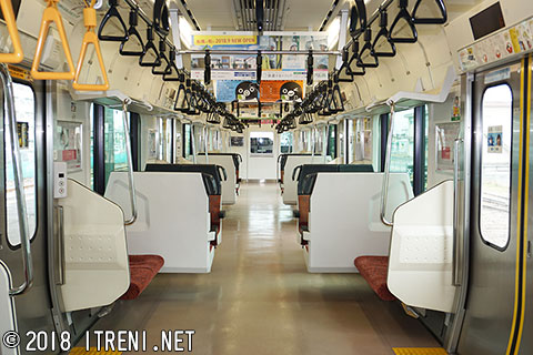 クハE531-1005車内