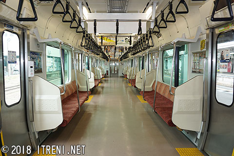 モハE531-1005車内