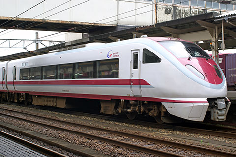 北越急行クロ683-8001