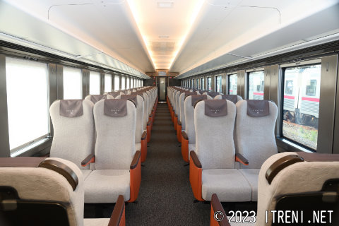 東武鉄道モハN101-4車内