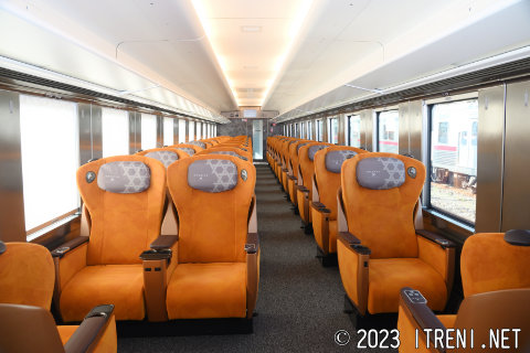 東武鉄道モハN101-5車内